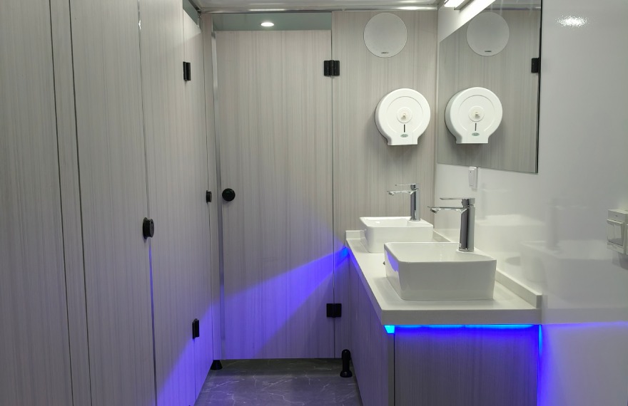 VIP-Restroom-Trailer-Inside